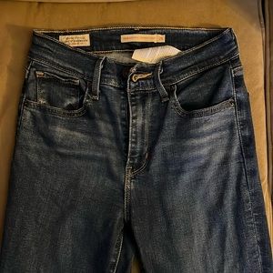 Dark blue high rise straight crop Jean